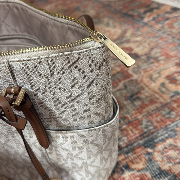 Michael Kors pocket book - Picture 5 of 7